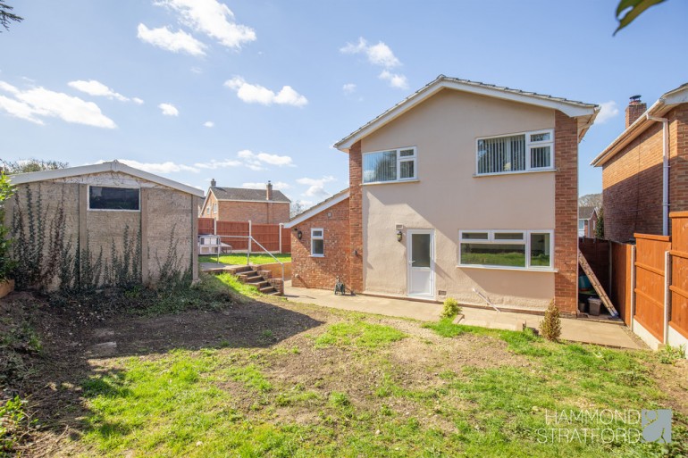 Leng Crescent, Eaton