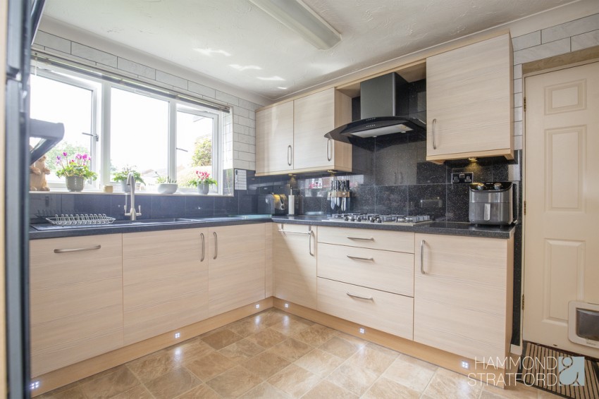 Images for Kemp Drive, Scarning