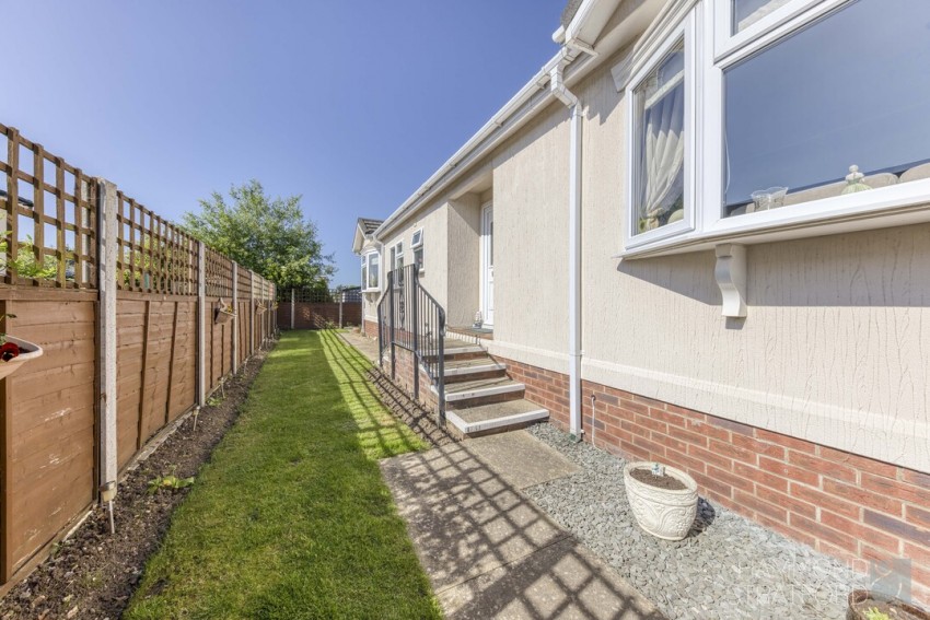 Images for Oak Tree Park, Attleborough