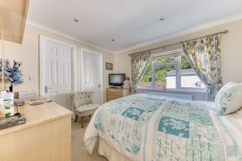 Images for Oak Tree Park, Attleborough