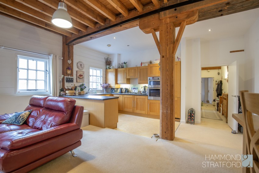 Images for The Street, Lamas