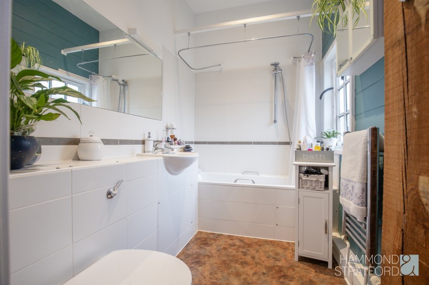 Images for The Street, Lamas