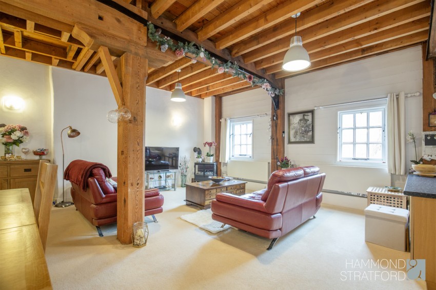 Images for The Street, Lamas