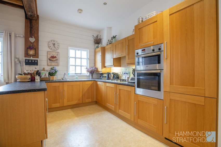 Images for The Street, Lamas