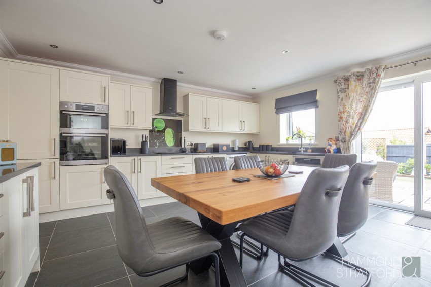 Images for Oakwood Close, Easton