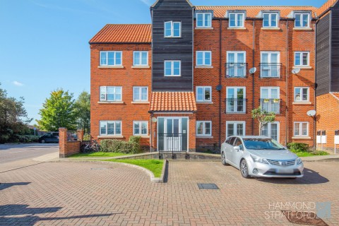 View Full Details for Flat 1 Constable Court, Commercial Road
